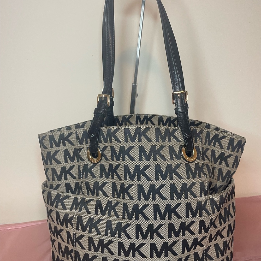 Authentic Michael Kors Purse!!! #017NC Michael Kors Black and Gray Tote Bag